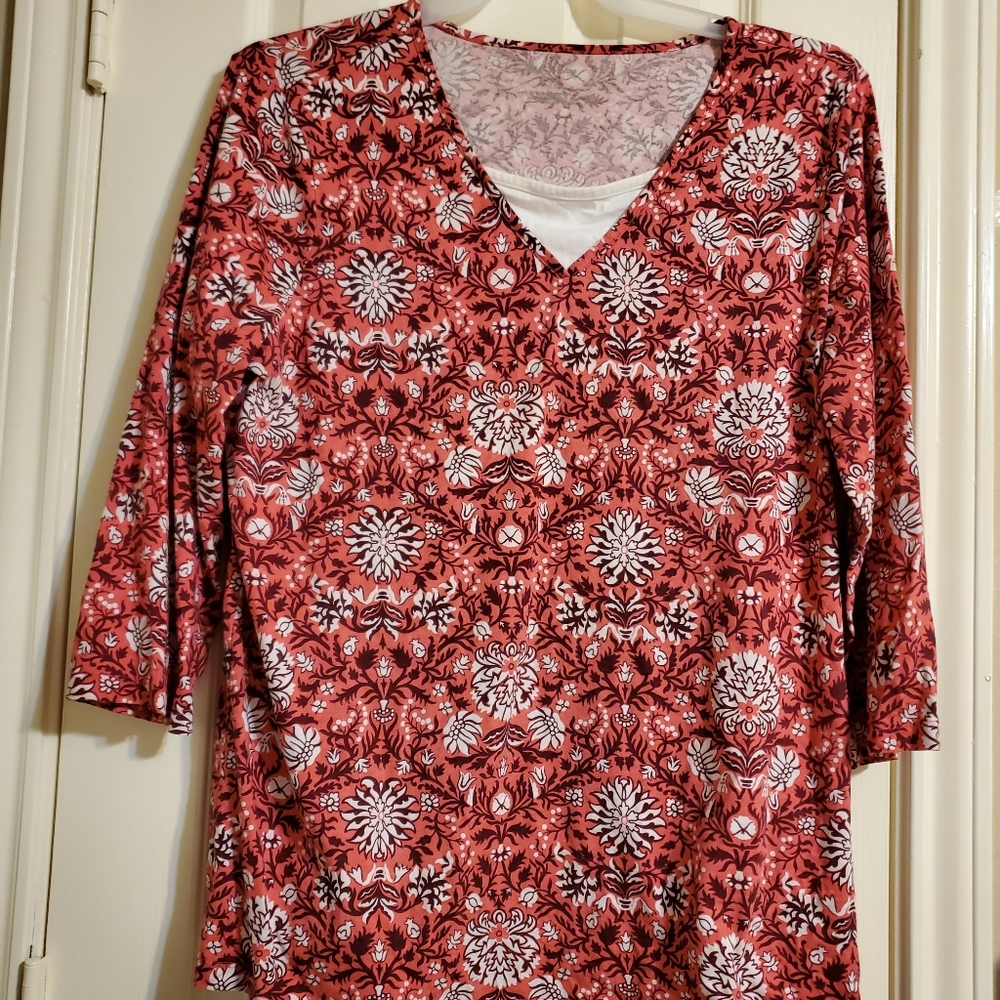 White Stag flower tshirt